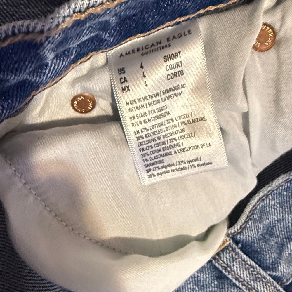 American Eagle Outfitters Light Blue Cropped Jeans - Picture 5 of 5